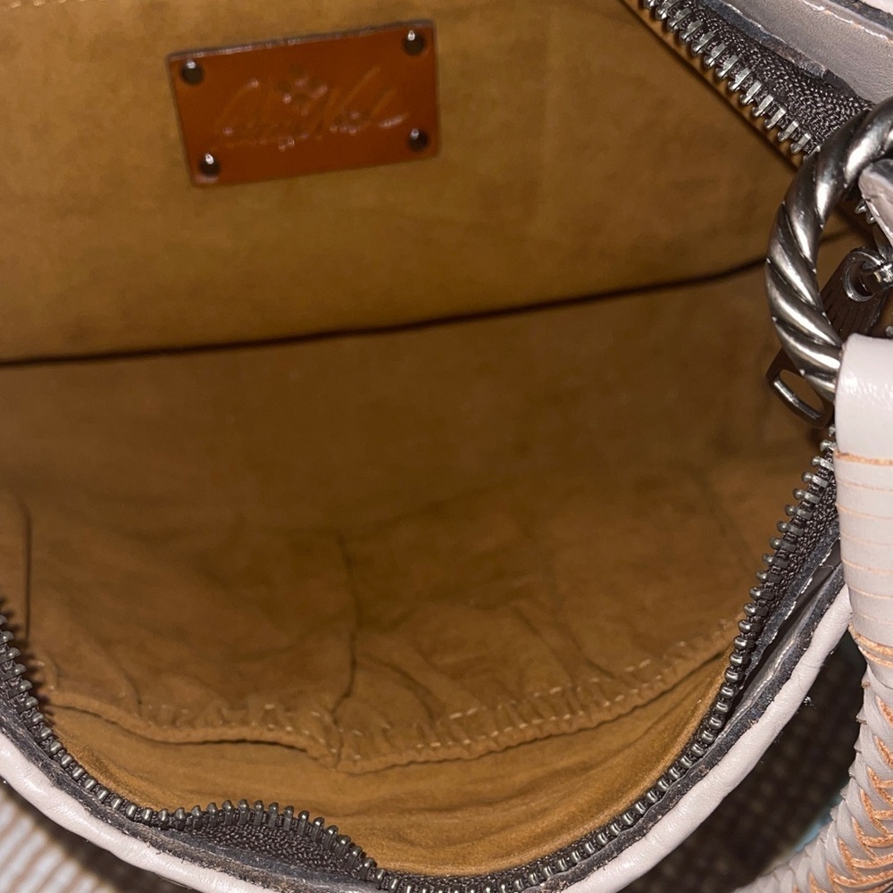 Patricia Nash Elegant Tan Woven Handbag - Picture 4 of 6